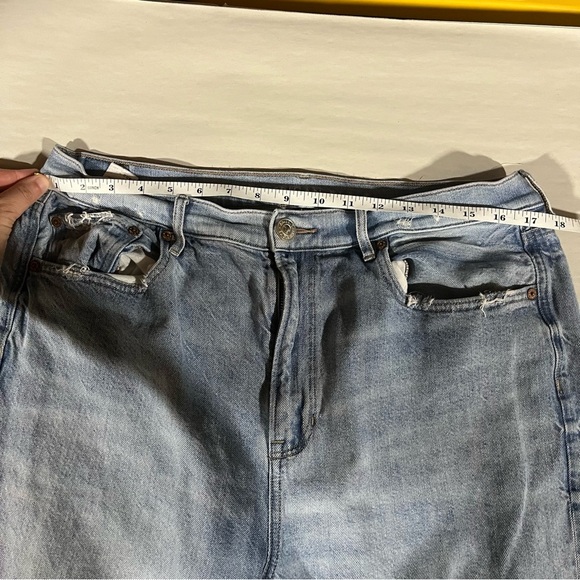 American Eagle Outfitters Light Blue Baggy Jeans - Picture 8 of 10